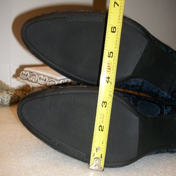 OLD NAVY Sz 10 NWOT Rear Zip Blue/Black Snakeskin Pattern Booties 3" Heel - Picture 12 of 15